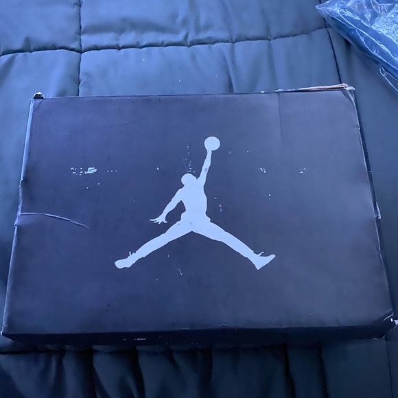 Gamma Blue Jordan 11s - Picture 5 of 6